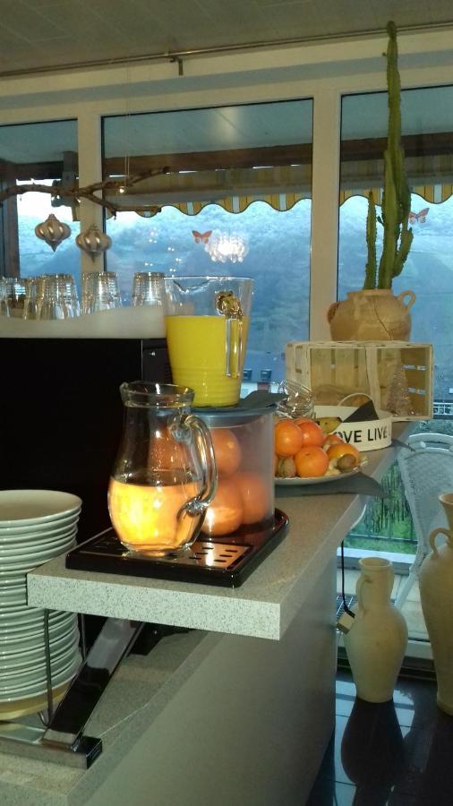 Gaestehaus Moselblick ทริทเท็นไฮม์ ภายนอก รูปภาพ